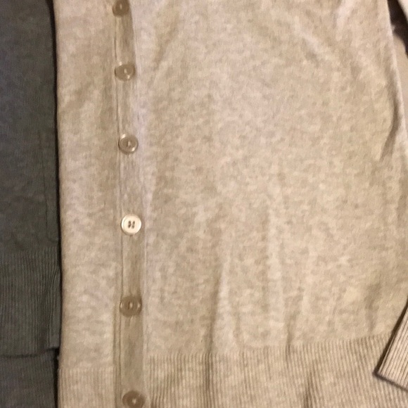 Lot of 2 cardigan sweaters - Picture 5 of 7